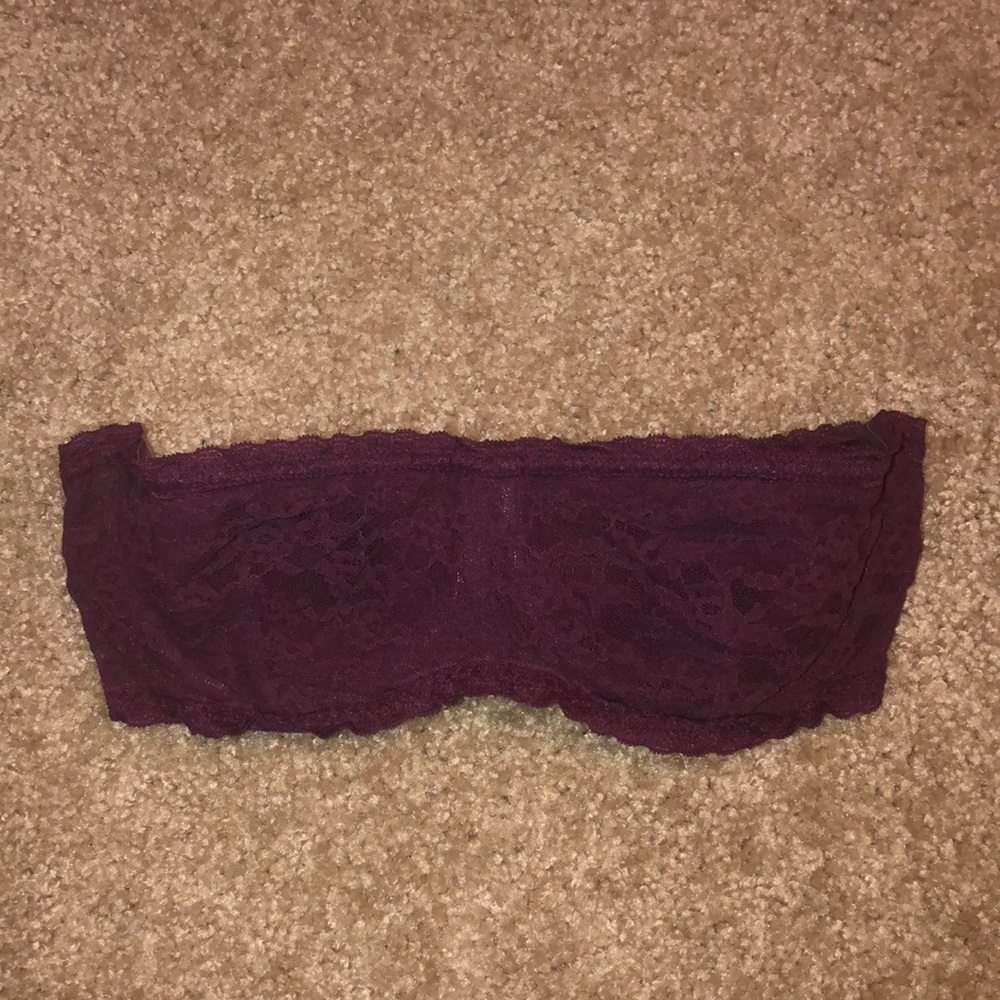 MAROON VICTORIAS SECRET STRAPLESS NEVER WORN